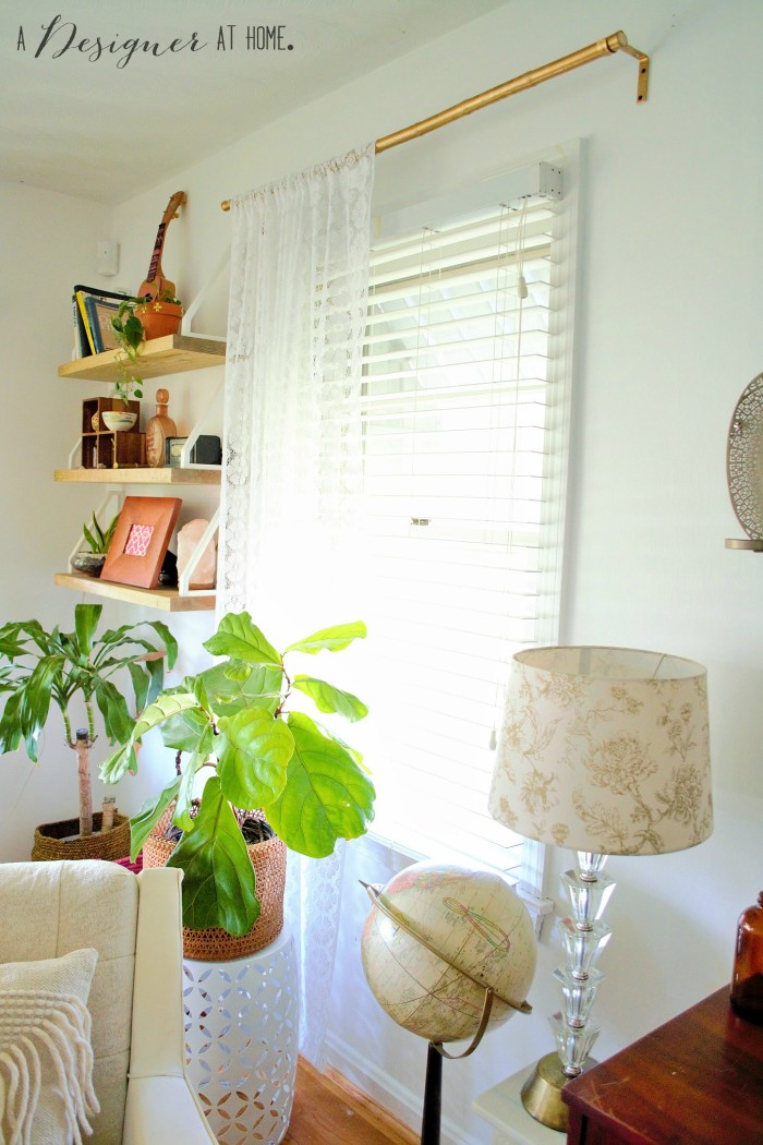 all that greenery! love the way the light is coming through that window! #boho #eclectic #interiors #decorating #goals