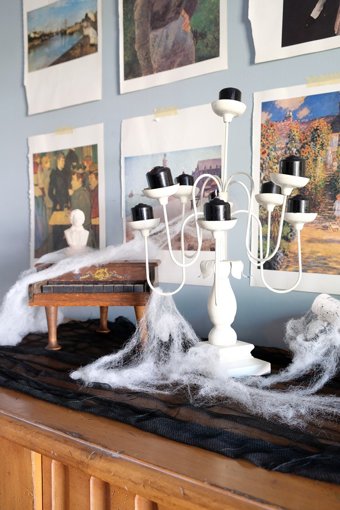 Via Boxy Colonial DIY halloween decorations