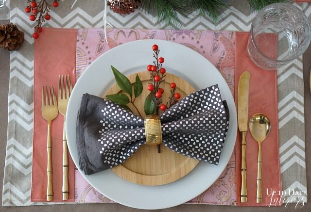 Christmas-table-place-setting-640x437