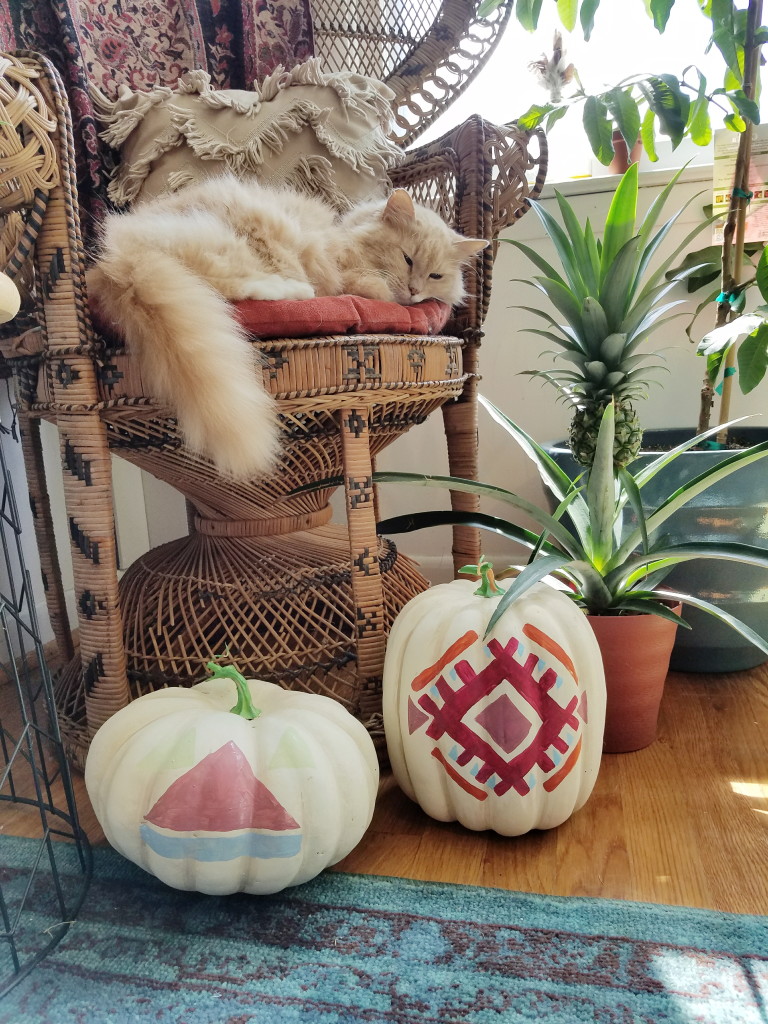 Global Boho Style: Painted Pumpkins Kilim Style via ADesignerAtHome