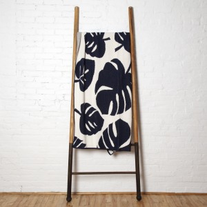 Monstera Throw - in2Green