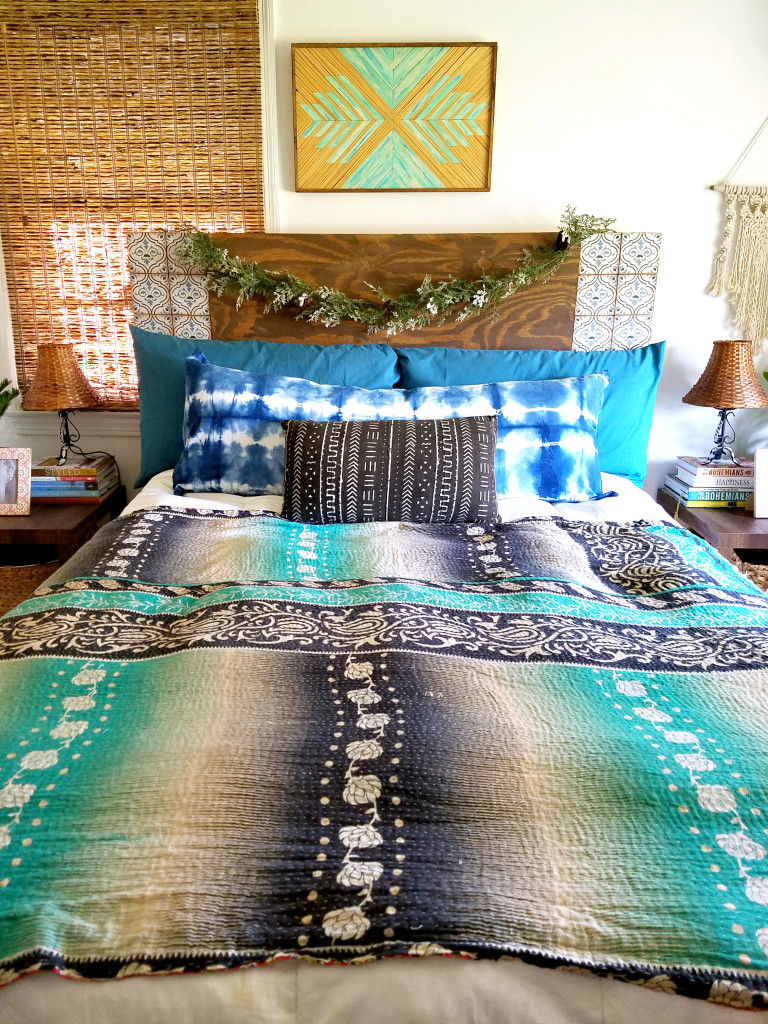 bohemian-christmas-decorated-simple-bedroom