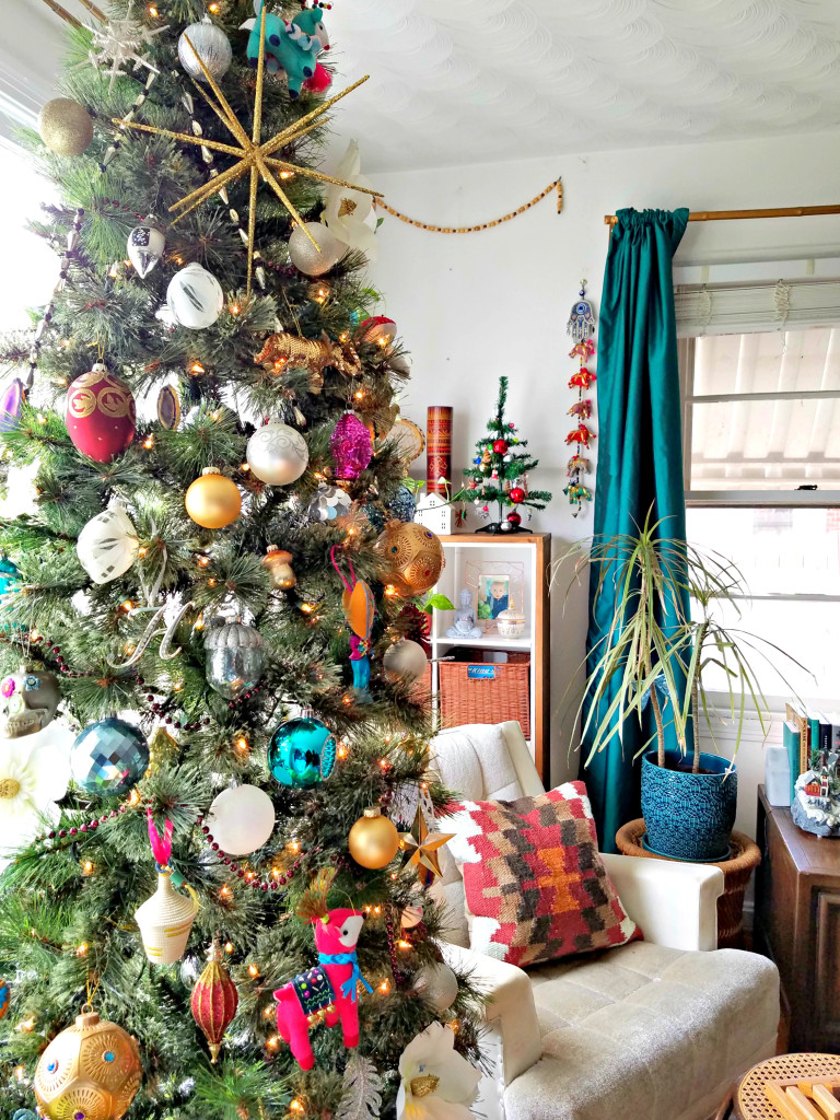 http://www.adesignerathome.com/wp-content/uploads/2017/12/colorful-eclectic-boho-christmas-tree-with-global-details-768x1024.jpg