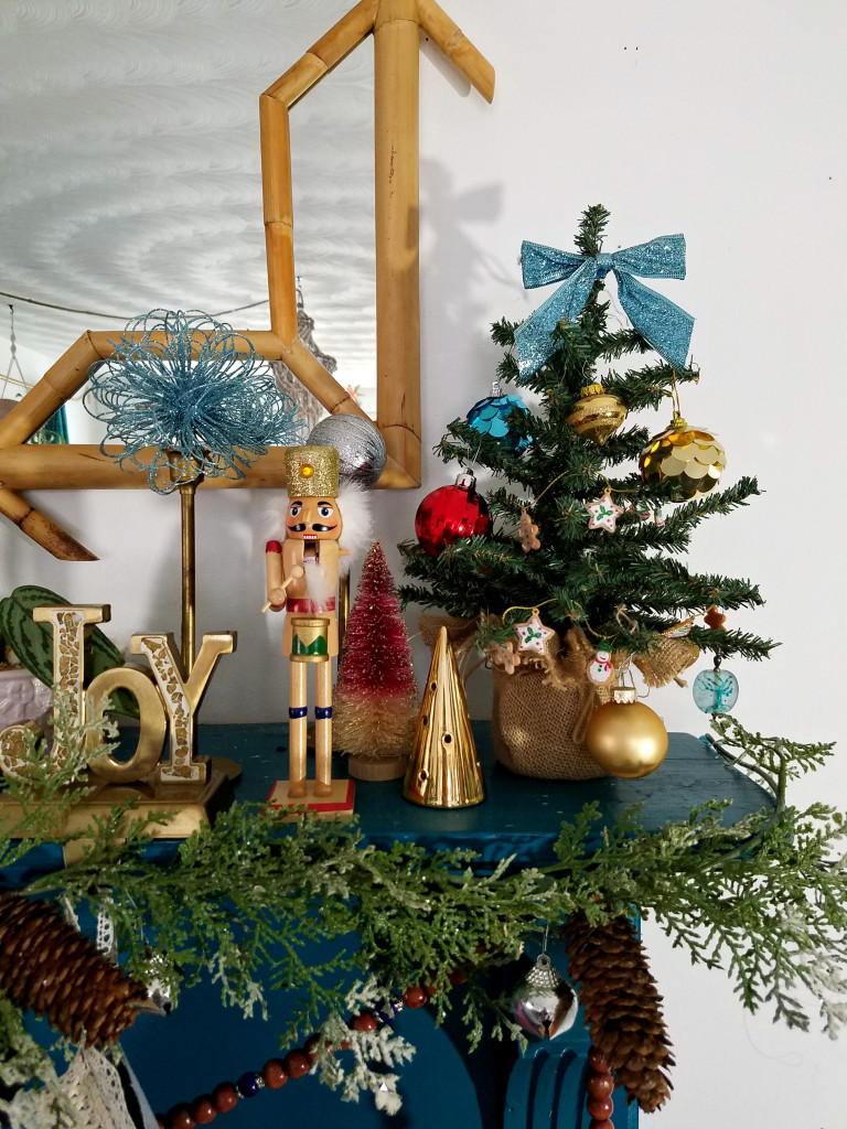 colorful-eclectic-christmas-mantel-mini-decorated-tree